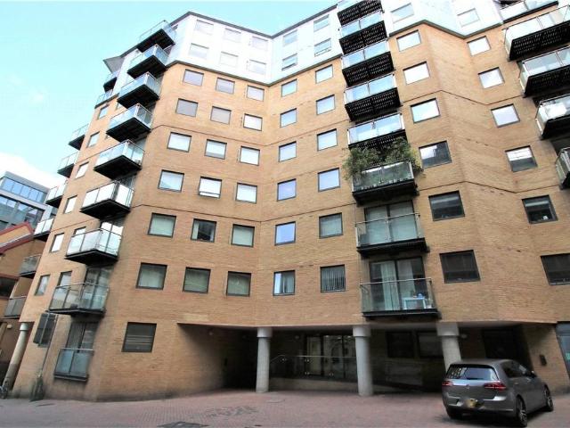 Projection West, Merchants Place. 2 bed apartment to rent £1,550 pcm £358 pw
