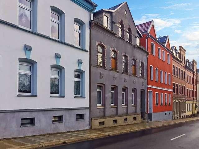Projektentwickler aufgepasst – potentialreiches Mehrfamilienhaus zur Kernsanierung – 4 5 Wohneinheit