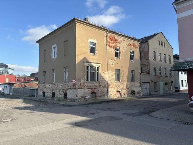 Projektentwickler aufgepasst – potentialreiches Mehrfamilienhaus zur Kernsanierung – 3 6 Wohneinheit