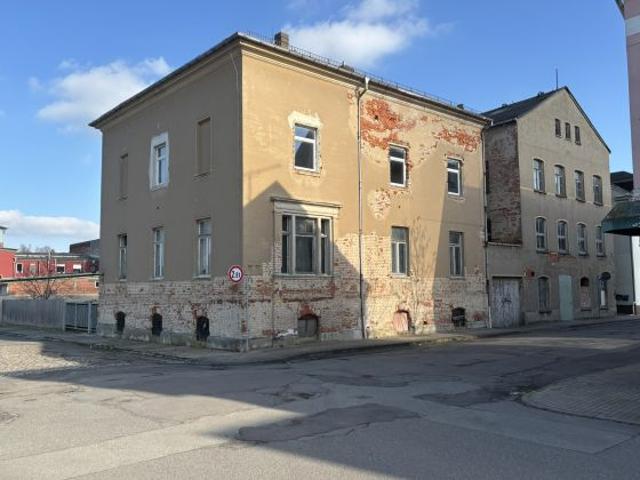 Projektentwickler aufgepasst – potentialreiches Mehrfamilienhaus zur Kernsanierung – 3 6 Wohneinheiten