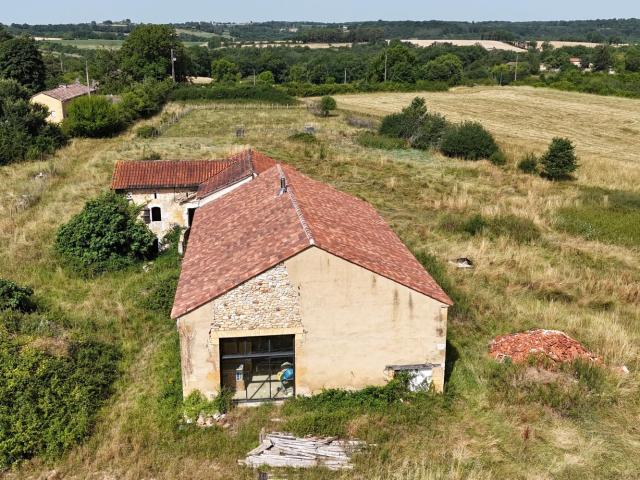 Projet de vie unique: Corps de ferme revisité sur 1 hectare