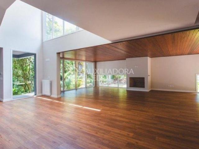 PROJETO MODERNO COM CHARME DA SERRA