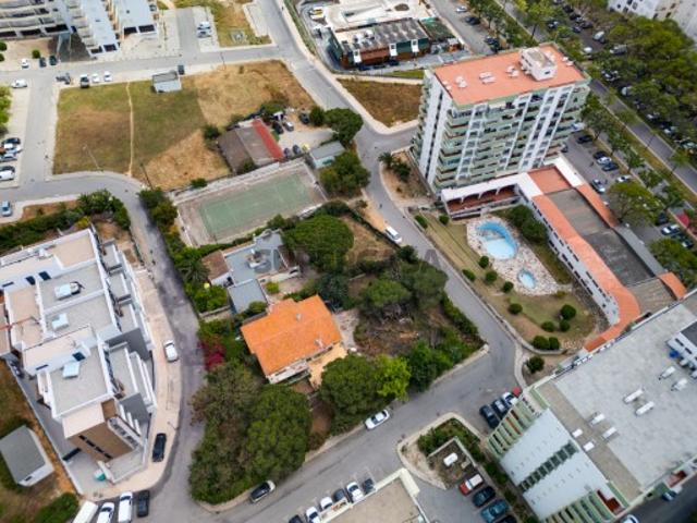 Projeto aprovado para exclusivo edifício de 46 apartamentos a 300m da praia em Quarteira