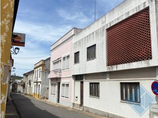 Projeto Turístico com Vista para a Barragem de Montargil | Moradia em Remodelação | Elevado Potencial de Valorização