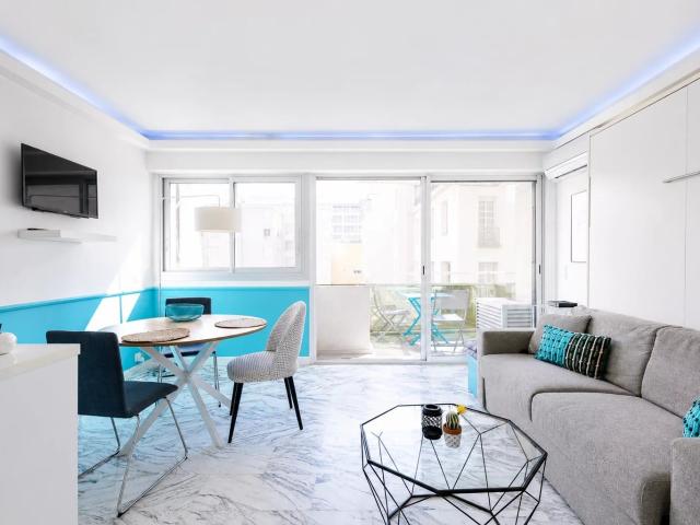 Promenade des Anglais, grand studio avec alcove couchage sur. 35m² Nice