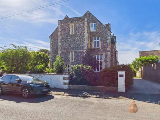 1 Bedroom Flat