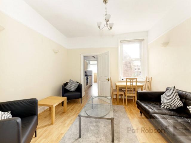 Property to let Buston Terrace, Newcastle Upon Tyne £1,495pcm Pat Robson