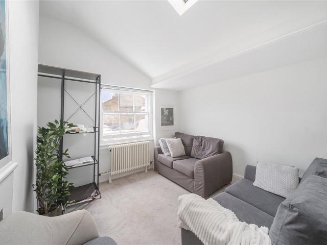 property to let in Fulham Road, London, SW3 £1,144 pcm
