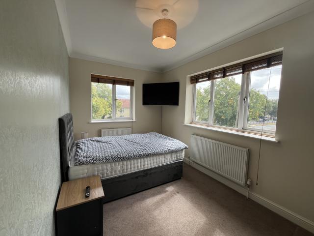 property to let in Sandford Road. DN4 £600 pcm