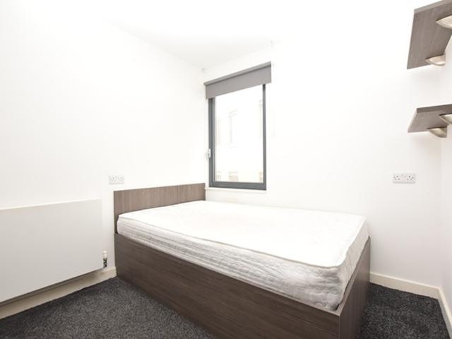 property to let in Pearl Works, 2 Howard Lane, Sheffield, S1 2FT £700 pcm