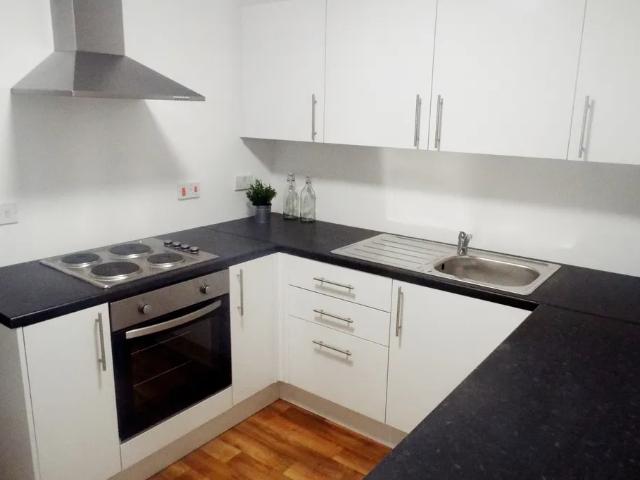 property to let in Wolverhampton £675 pcm