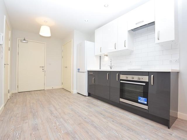 property to let in Walk Mill, Dun Works, 10 Dun Fields, Sheffield, South Yorkshire, S3 8EW £650 pcm
