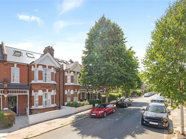 property to let in Valetta Road, London, W3 £1,450 pcm