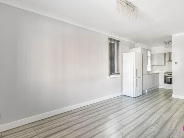 Property To Rent Canberra Close, London Martin Allsuch & Co Rentals Ltd ID 10002541