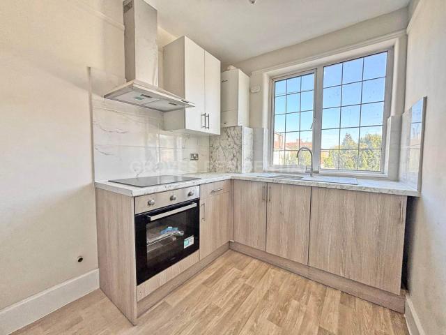 Property To Rent Elm Road, New Malden Groves Residential ID 4157