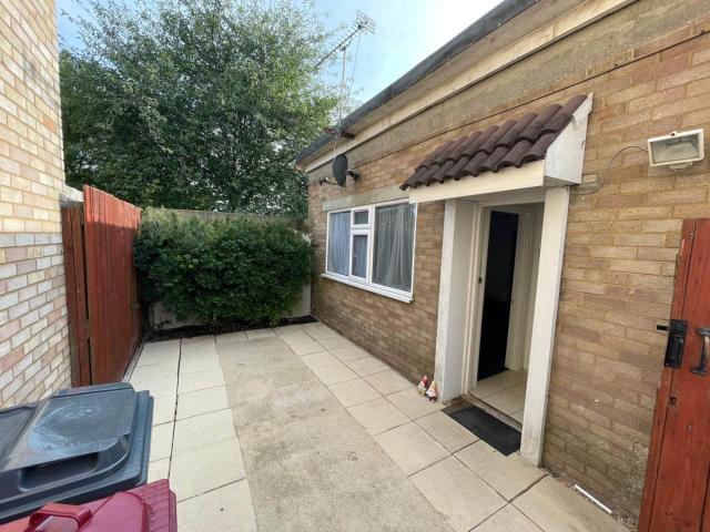 Property To Rent Harvaston Parade Tilehurst Reading, Reading Reading Estate Agent ID 1187