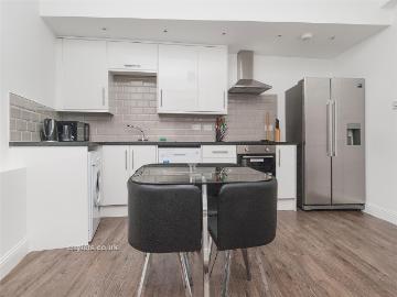 Newington, London, Greater London - Equipped kitchen