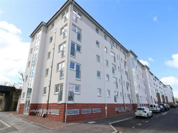Apartment to rent in Carmunnock - Lift