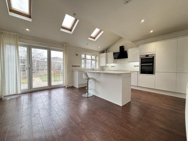 Property To Rent Kidbrooke Park Road, Kidbrooke, SE3 | 3 Bedroom House through CKB Estate Agents