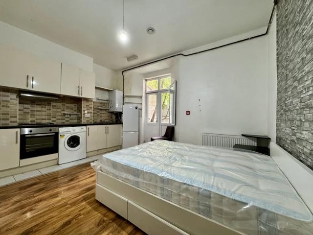 property to rent walm lane, cricklewood, nw2 | studio through abacus estates