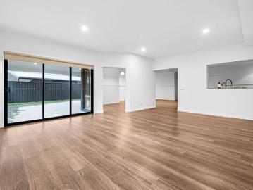 Property access through BIRDWOOD COURT LARA