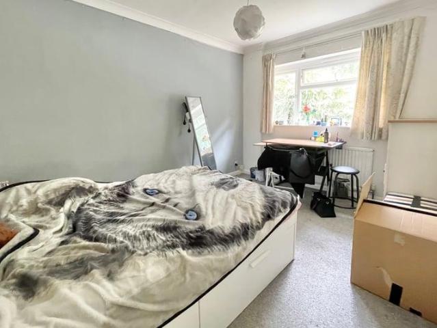 3 bed flat for sale