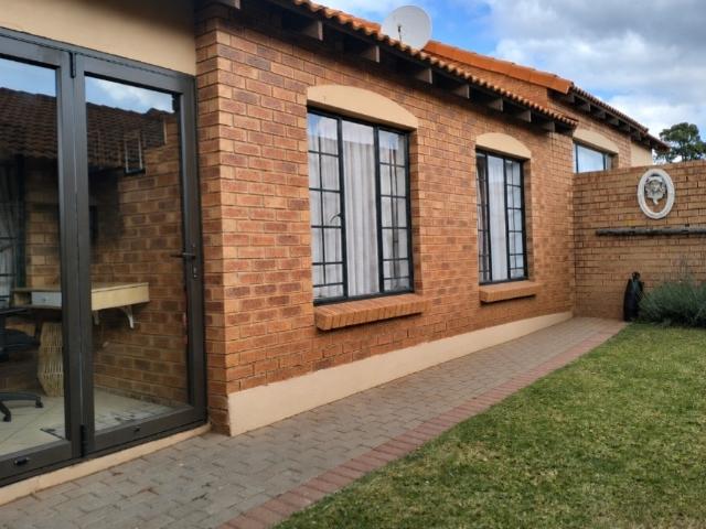 Property for sale in Centurion, Monavoni