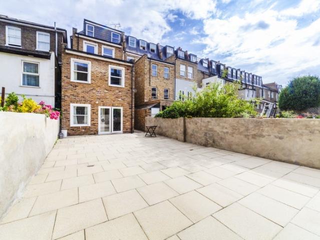 Property for Rent – Close to Goldhawk Road Station
