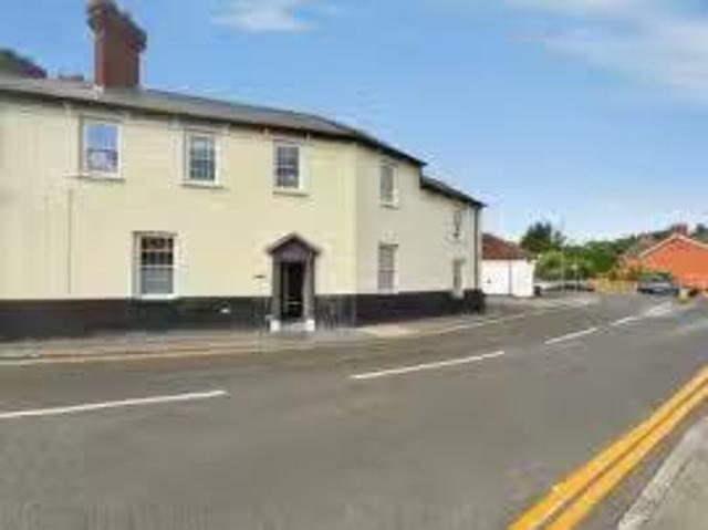 Property & Houses to Rent: The Square, Bagshot, Surrey