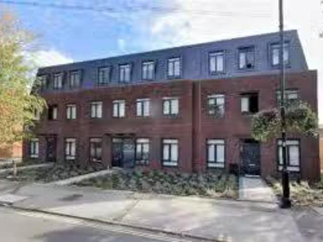 Property & Houses to Rent: Westminster House, Fleet Road