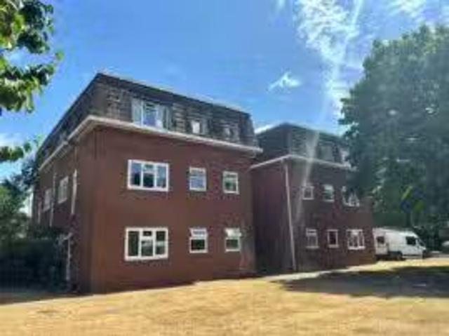 Property & Houses to Rent: Bartons Way, Farnborough, Hampshire
