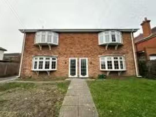 Property & Houses to Rent: Connaught Road, Fleet, Hampshire