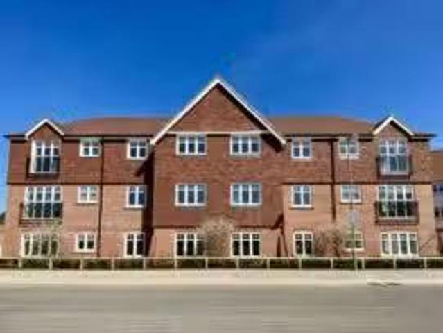 Property & Houses to Rent: Emerald Avenue, Fleet, Hampshire
