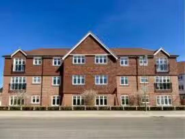 Property & Houses to Rent: Emerald Avenue, Fleet, Hampshire