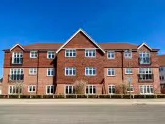 Property & Houses to Rent: Emerald Avenue, Fleet, Hampshire