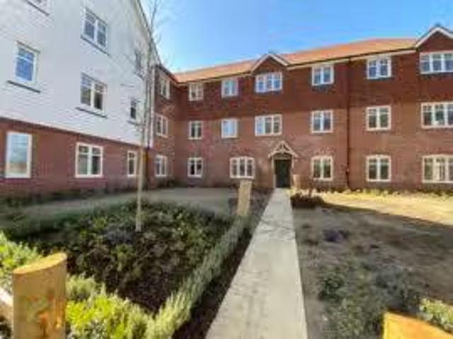 Property & Houses to Rent: Emerald Avenue, Fleet, Hampshire