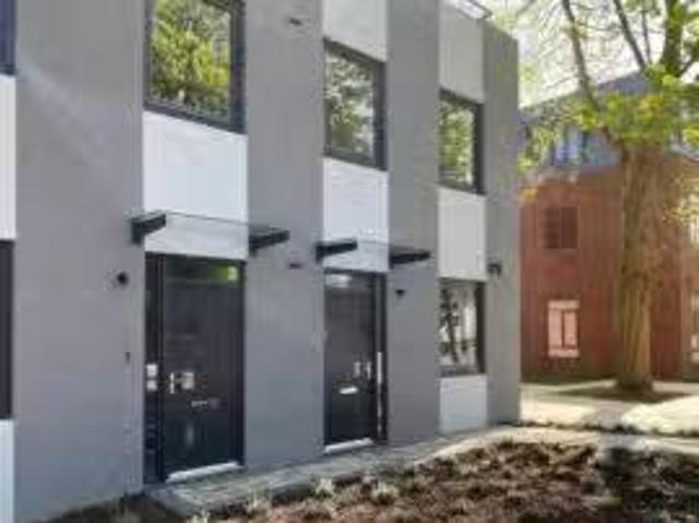 Property & Houses to Rent: Fleet Road, Fleet, Hampshire