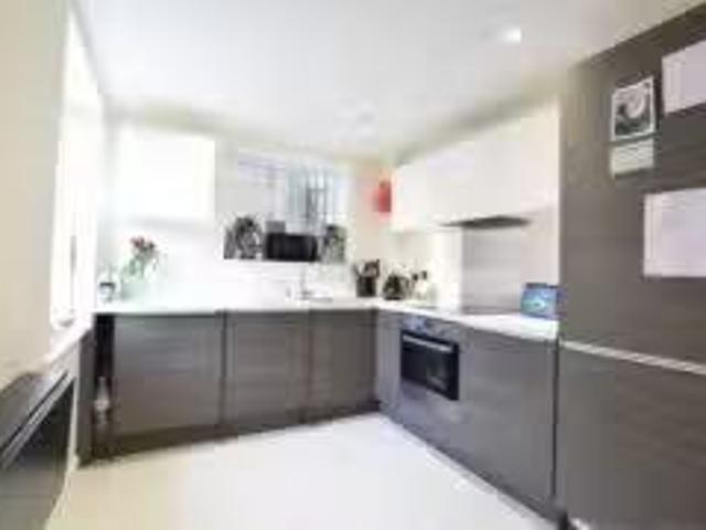 Property & Houses to Rent: Frimley Road, Camberley, Surrey