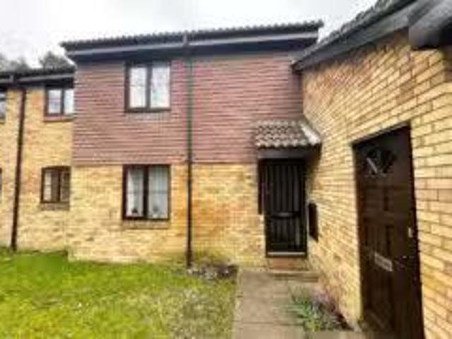 Property & Houses to Rent: Habershon Drive, Frimley, Camberley