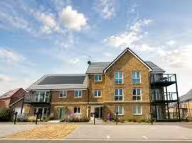 Property & Houses to Rent: Lister Road, Ascot, Berkshire