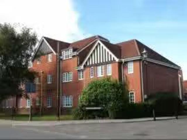 Property & Houses to Rent: London Road, Hook, Hampshire
