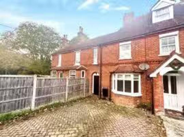 Property & Houses to Rent: Newnham Road, Hook, Hampshire