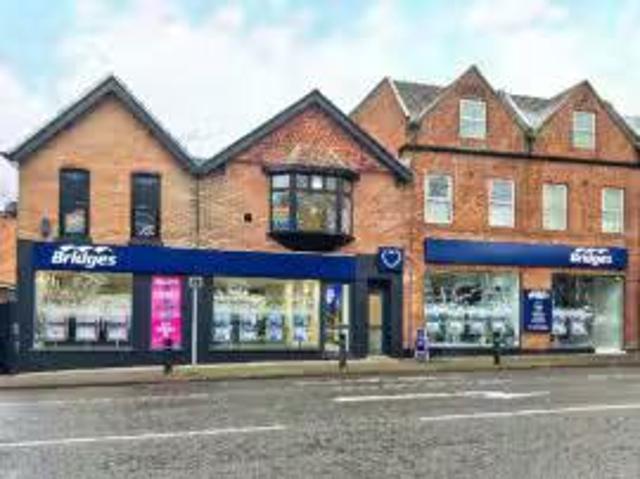 Property & Houses to Rent: Reading Road South, Fleet, Hampshire