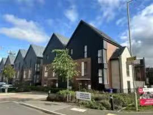 Property & Houses to Rent: Station Road, Hook, Hampshire