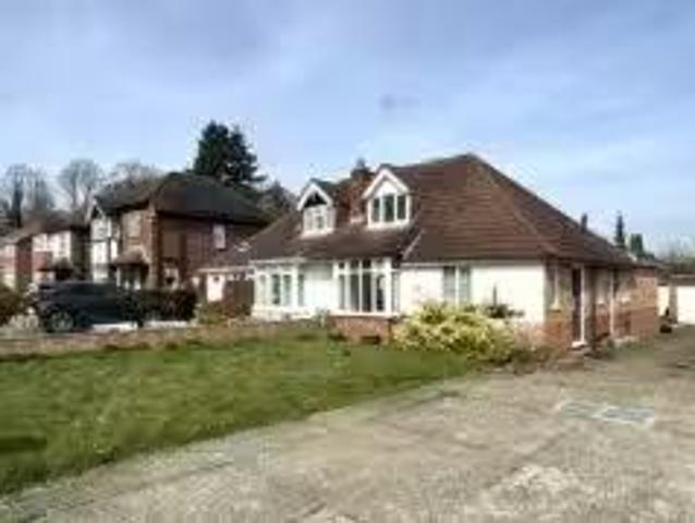 Property & Houses to Rent: Sycamore Road, Farnborough, Hampshire