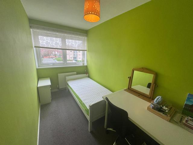 Property in 77 Eden Mount, Leeds