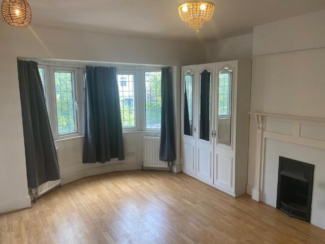 Property in Woodland Way, London, NW7 2JP