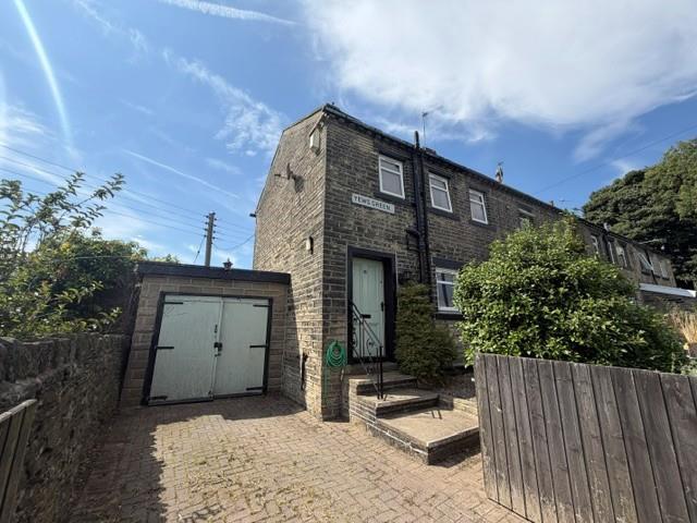 Property in Yews Green, Clayton, Bradford, BD14 6PX