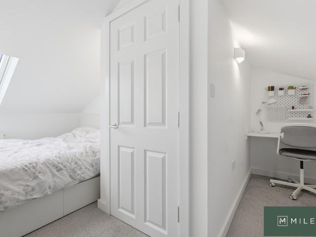 Property in Allan Way, London, W3 0PW