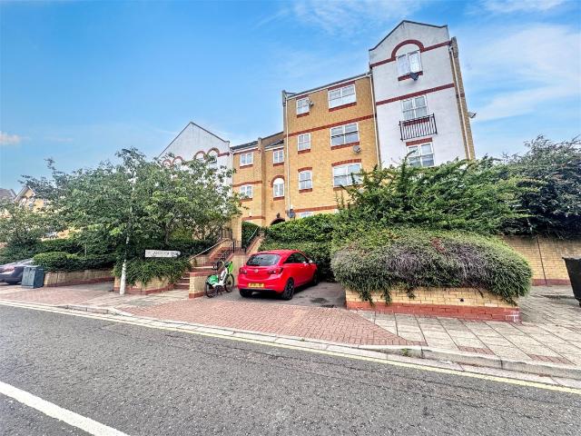 Property in Angelica Drive, Beckton, E6:1 room apartment to let in Angelica Drive, Beckton, E6